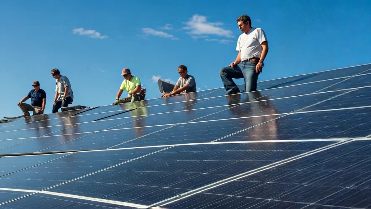 Nezávislost na trhu: Lidé úspěšně berou energetiku do vlastních rukou